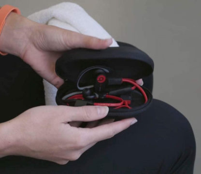 Beats by Dr. Dre Earbud & Earphone Hard Neoprene Case - Black/Red - Image 5